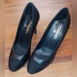 Black Chanel Heels/Pumps